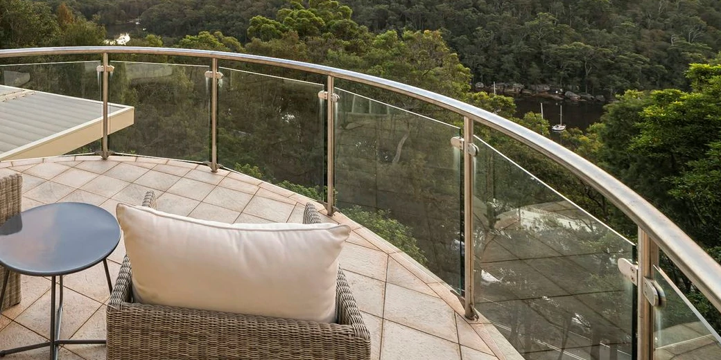 frameless glass railing systems of Balcony